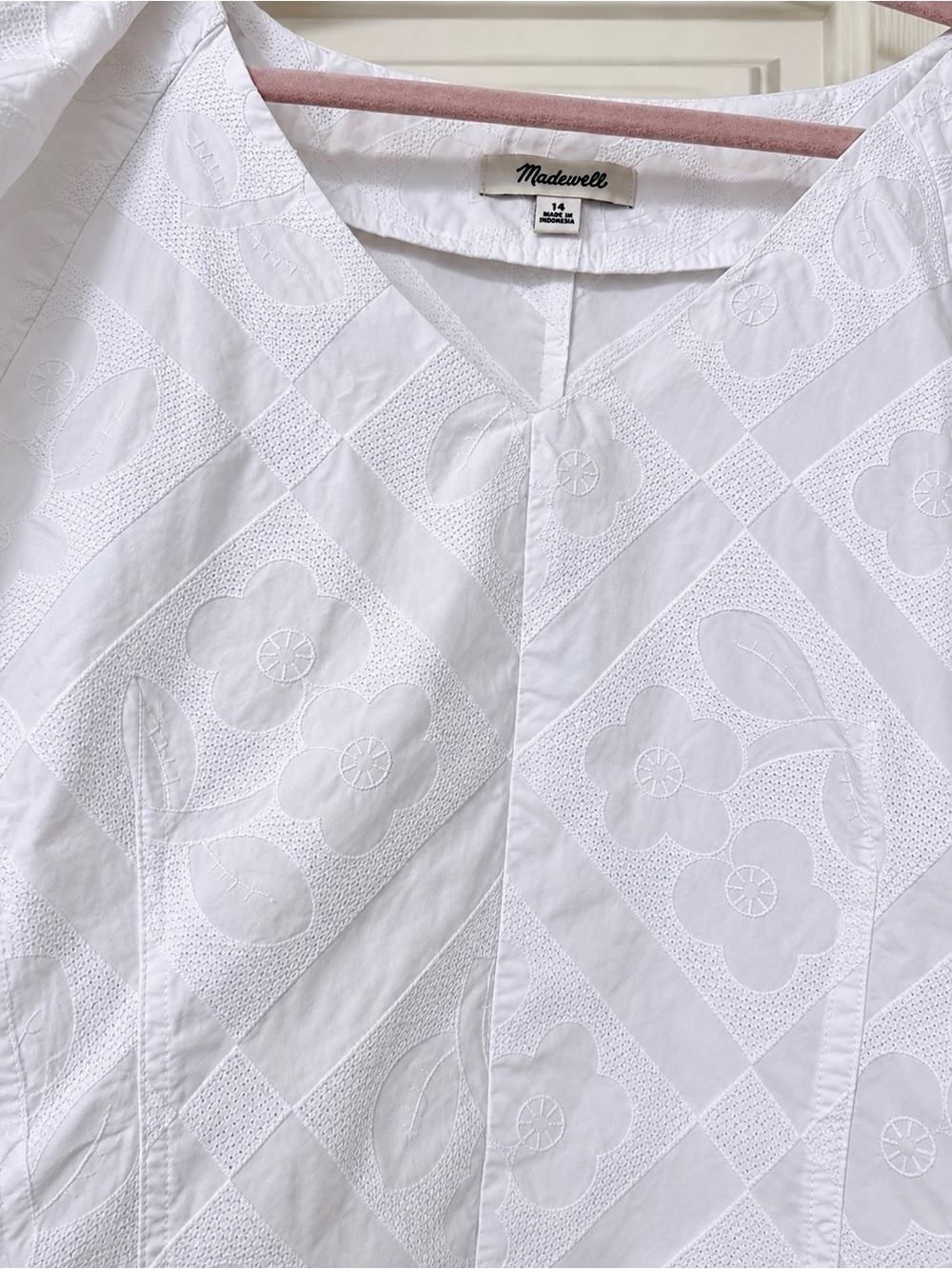 Madewell White Embroidered Eyelet V-Neck Puff Sleeve Top size 14 - Picture 3 of 4